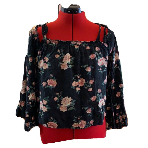 American Eagle Outfitters Tops - American Eagle Outfitters Floral Top-Black